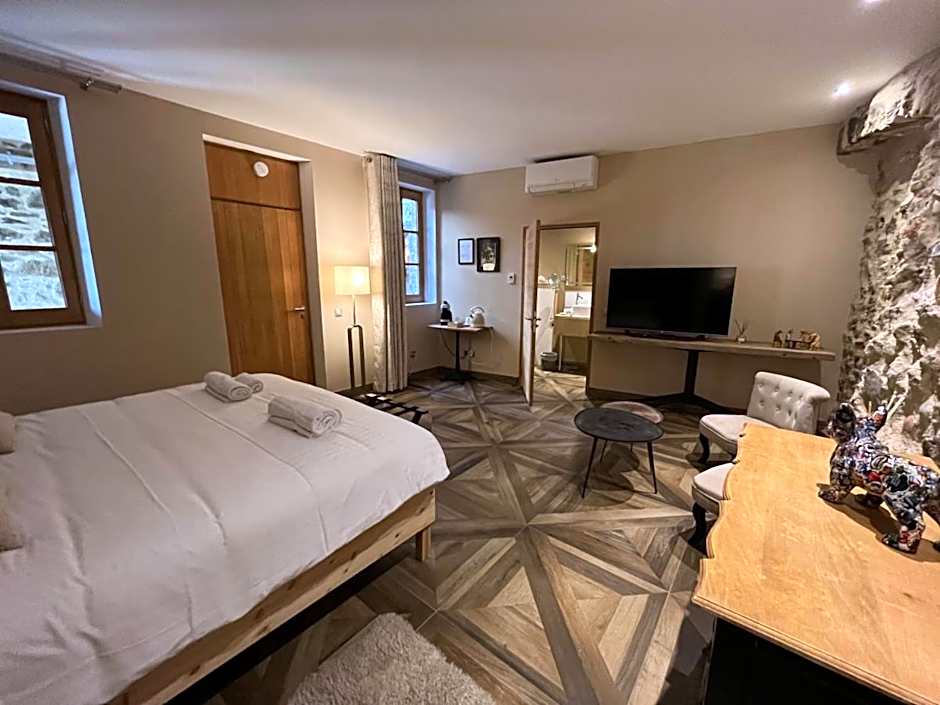 Le 19 - Chambre Patio 34m2 - Centre Historique - Clim