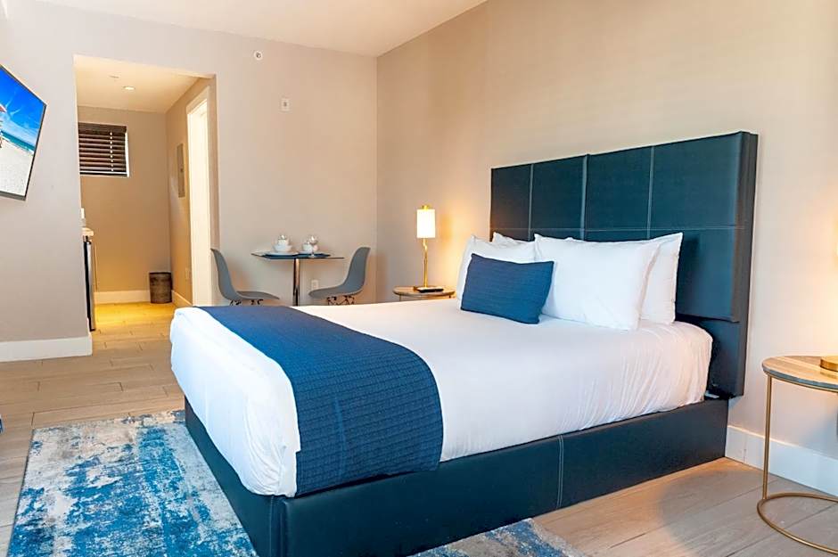 Waterside Hotel and Suites