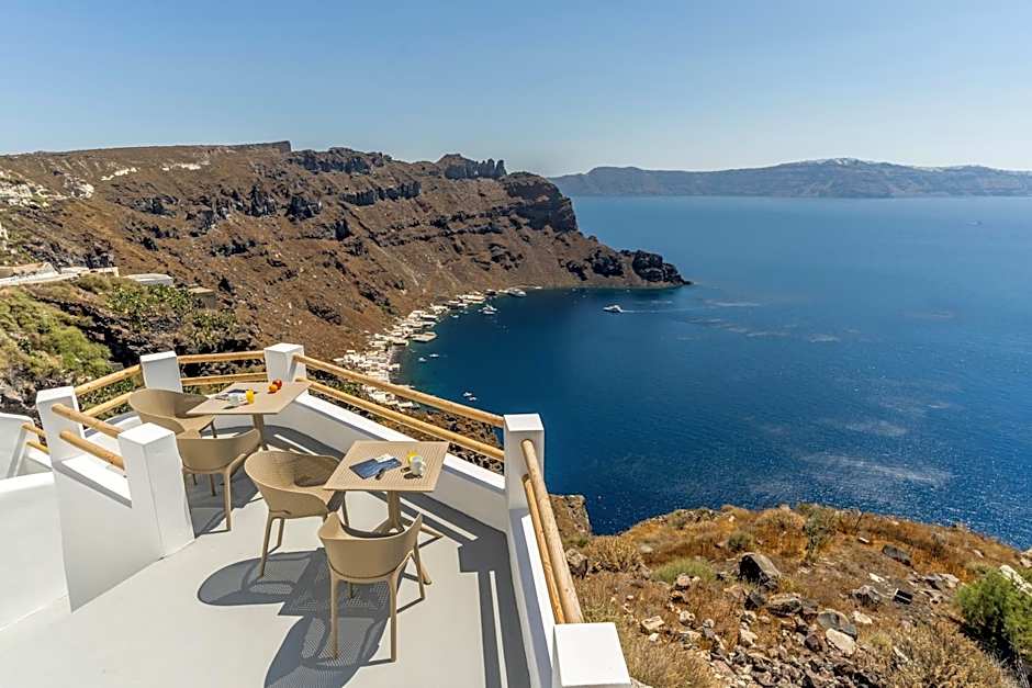 Evanthia Best View Thirassia Island Hotel