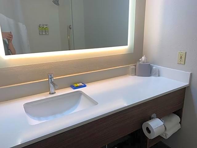 Holiday Inn Express Adrian by IHG