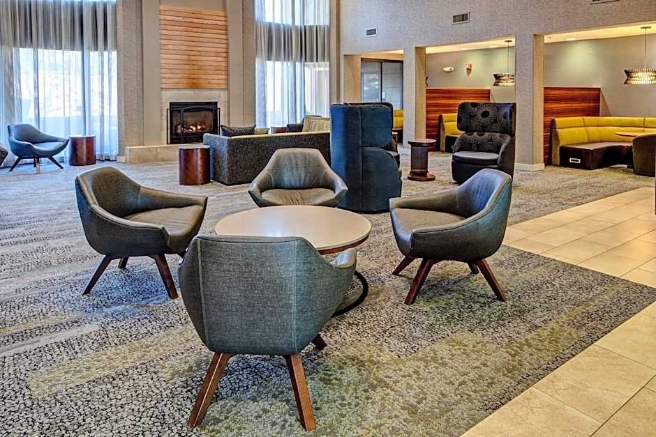 Courtyard by Marriott Chicago St. Charles