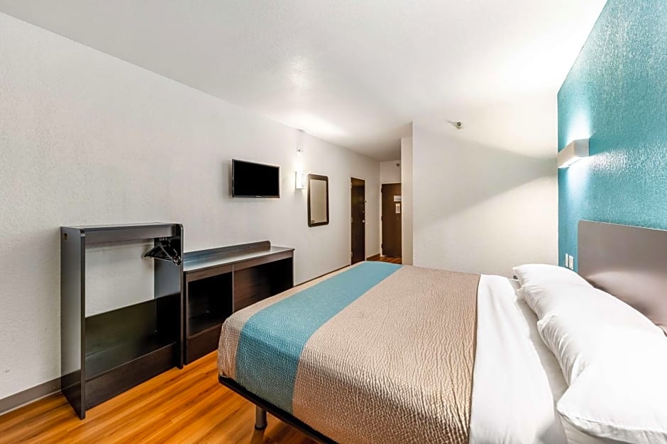 Motel 6 Lewisville, TX - Medical City