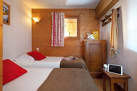 Two-Bedroom Apartment with Mountain View (6 People)