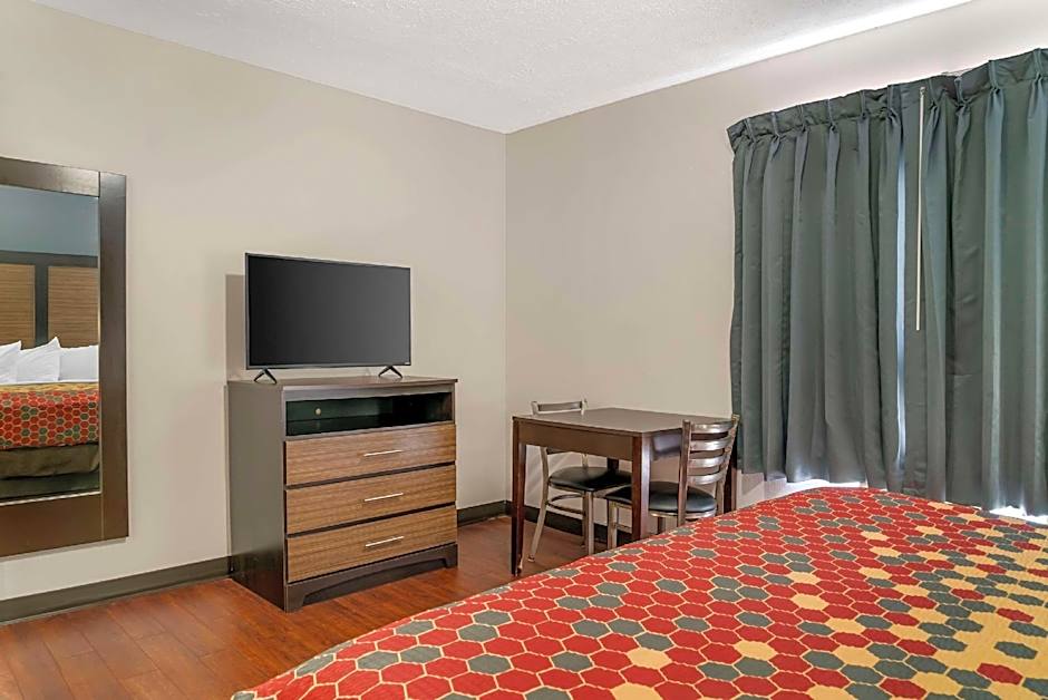 Econo Lodge Traverse City