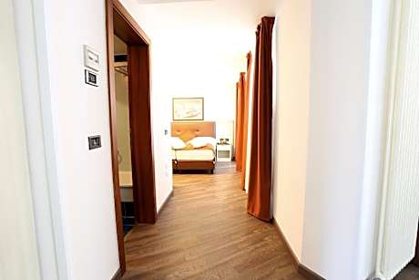 Suite with Lake View