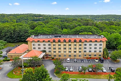 Comfort Suites Near Casinos