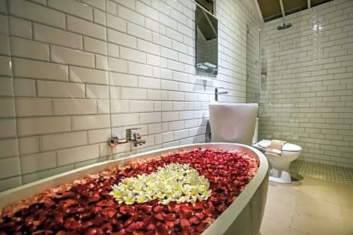 Puri Lumbung Village