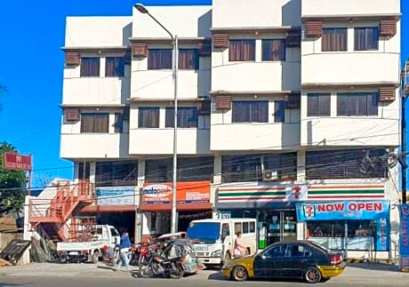 RedDoorz @ H.F. Golden Travellers Inn