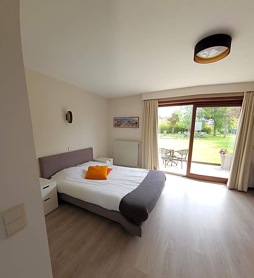 Hotel Westendia and Free Parking Top Breakfast