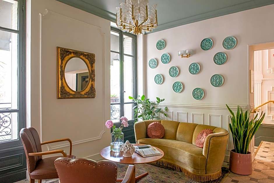 Hotel De La Porte Doree