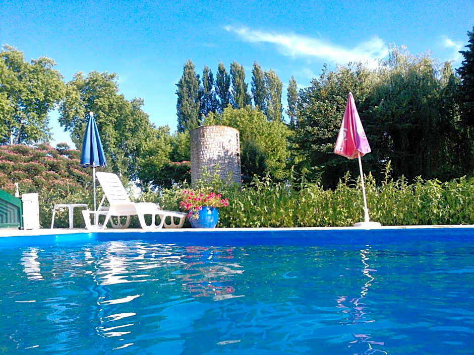 Logis Hotel & Restaurant Le Fleurance