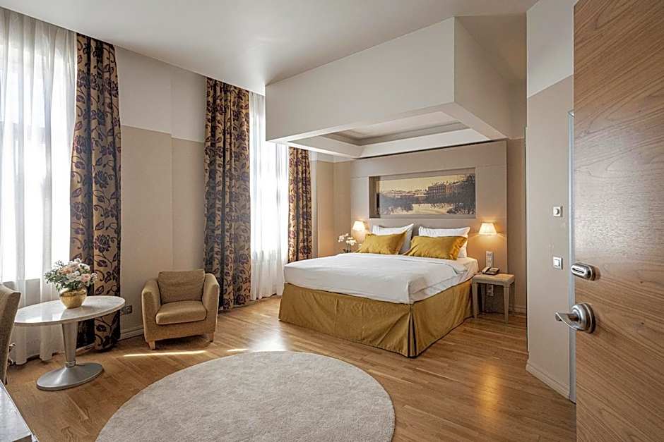 Opera Hotel