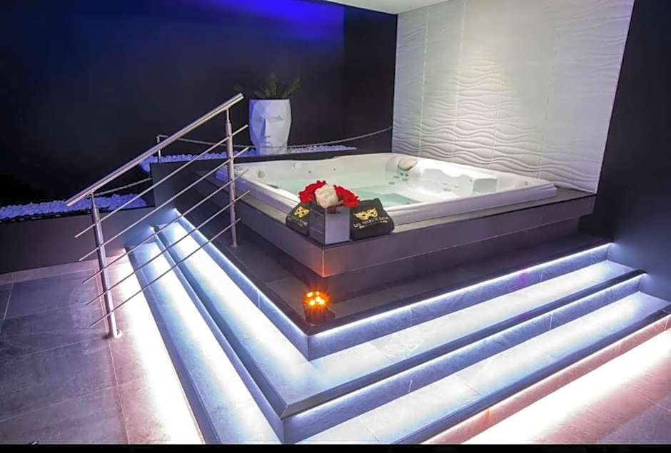 Photo 1 of 1 of 1 Queen Bed, Jetted Tub