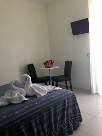 Deluxe Double Room with Balcony and Sea View