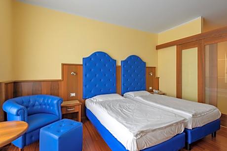 Deluxe Twin Room with Mountain View