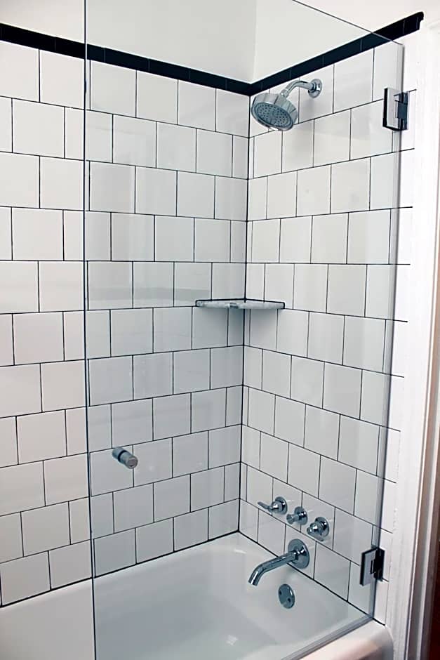 Stay Rafa At 2000 Spruce