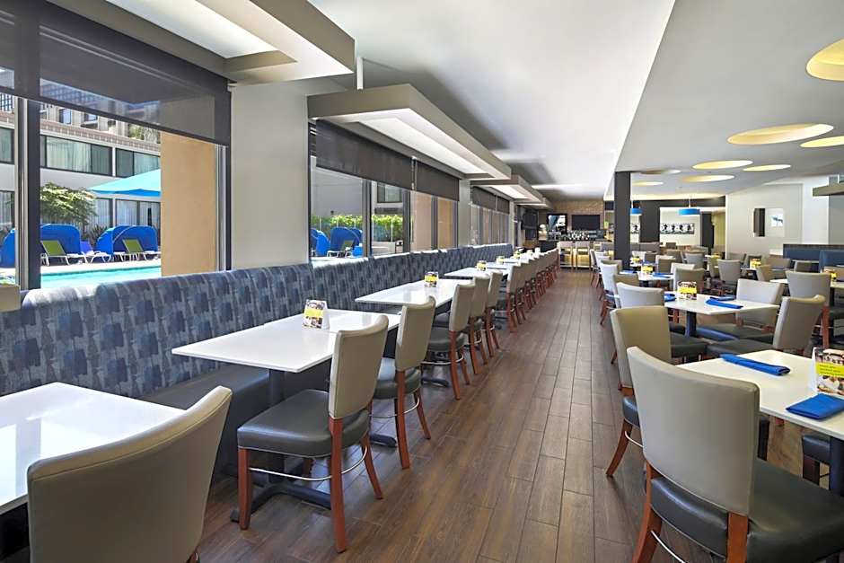 Holiday Inn Hotel & Suites Anaheim By IHG