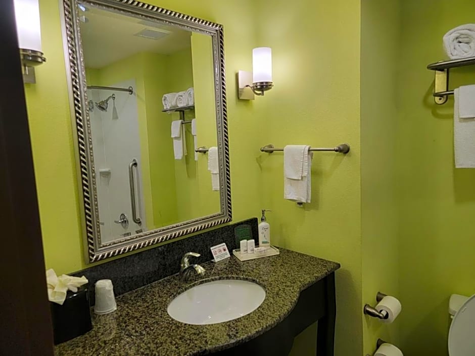 Holiday Inn Garland By IHG