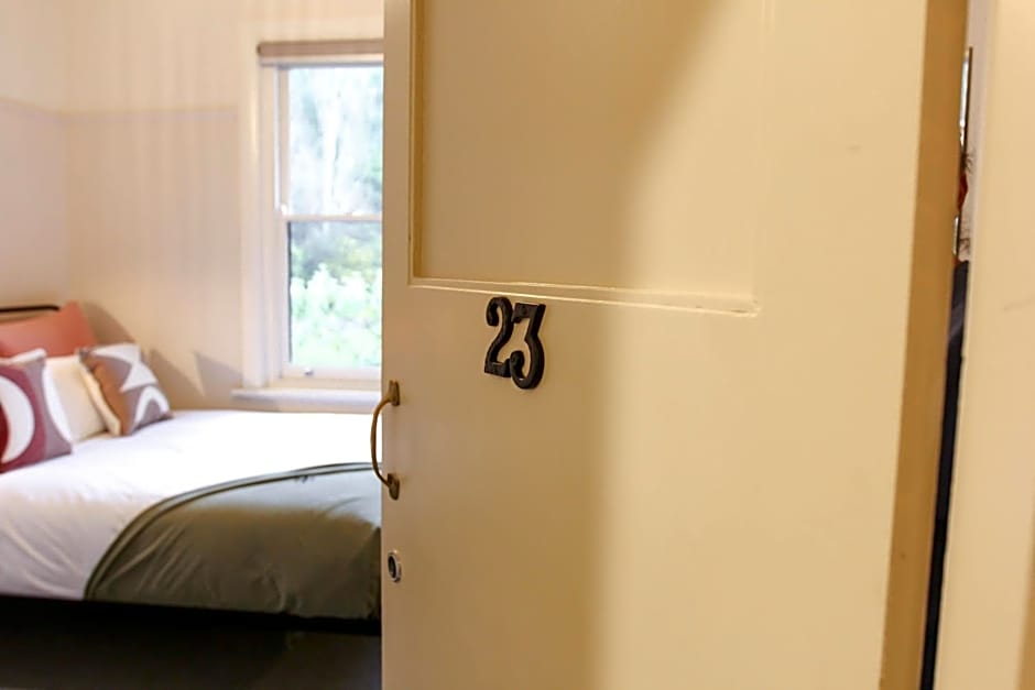 Alpine Hotel, Eat Drink Sleep