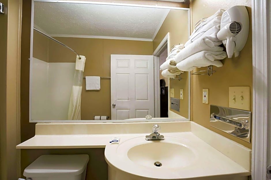 Microtel Inn & Suites by Wyndham Columbia Two Notch Rd Area