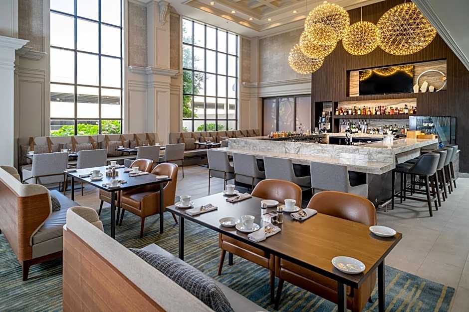 DELTA HOTELS BY MARRIOTT HUNTINGTON DOWNTOWN