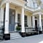 54 Queen's Gate Hotel