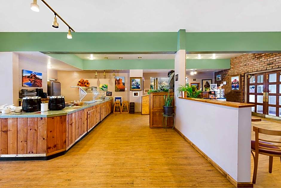 Days Inn by Wyndham Show Low