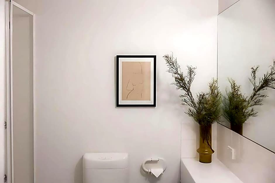 Battery Point apartment with river views