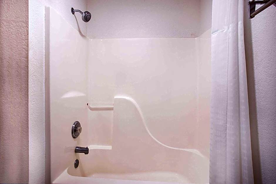 Super 8 by Wyndham Sweet Springs