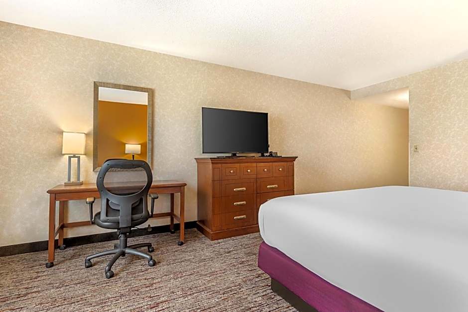 Drury Inn & Suites St. Louis near Forest Park