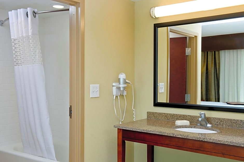 Hampton Inn & Suites Ocean City Bayfront-Convention Center