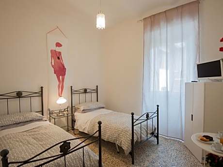 Twin Room with Private Bathroom