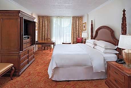 Presidential Suite, Concierge level, 1 King, Garden view