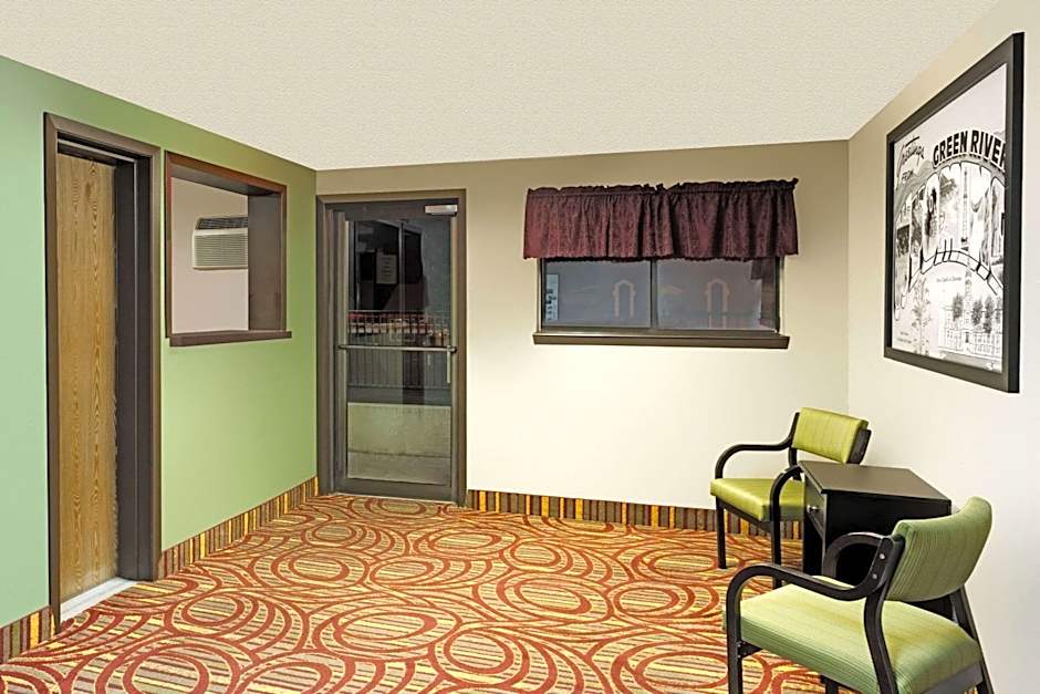 Super 8 by Wyndham Green River