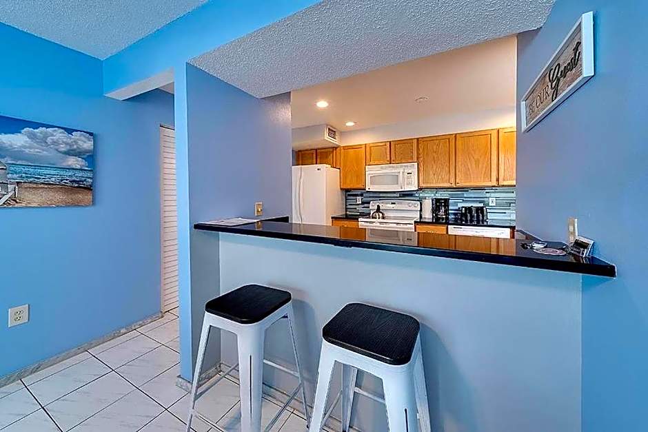 Siesta Key Beach - 2 Bedroom - 3 Beds - 3 Bathroom Duplex with Heated Swimming Pool