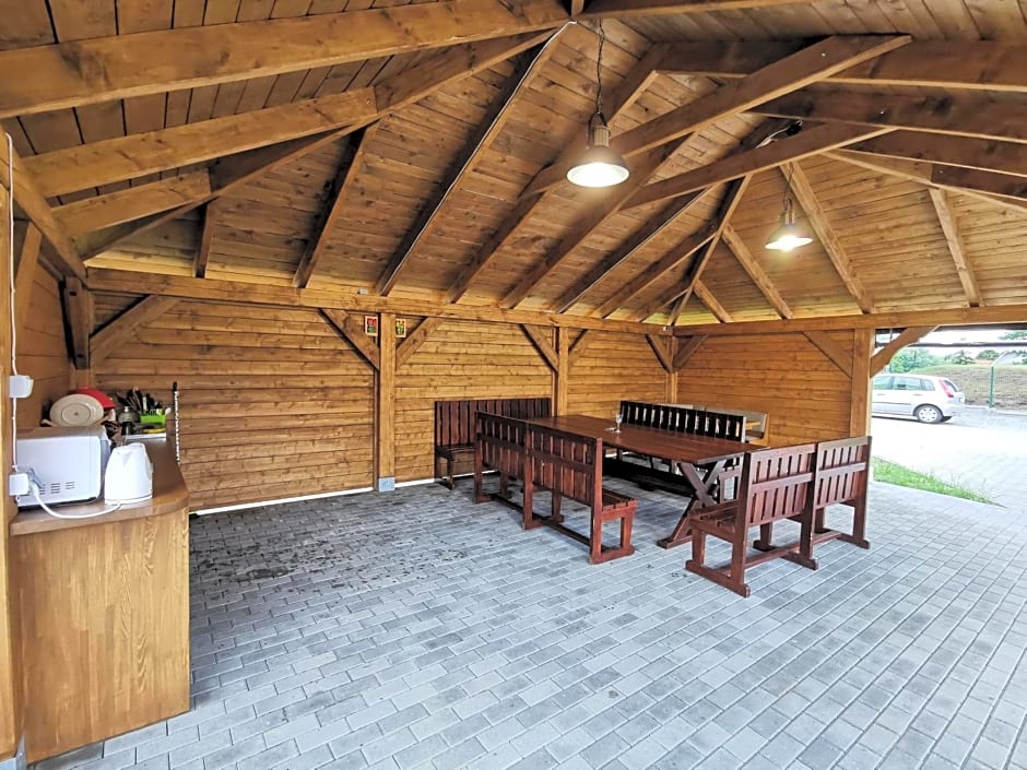 JANTAR Pokoje i Domki u Reni