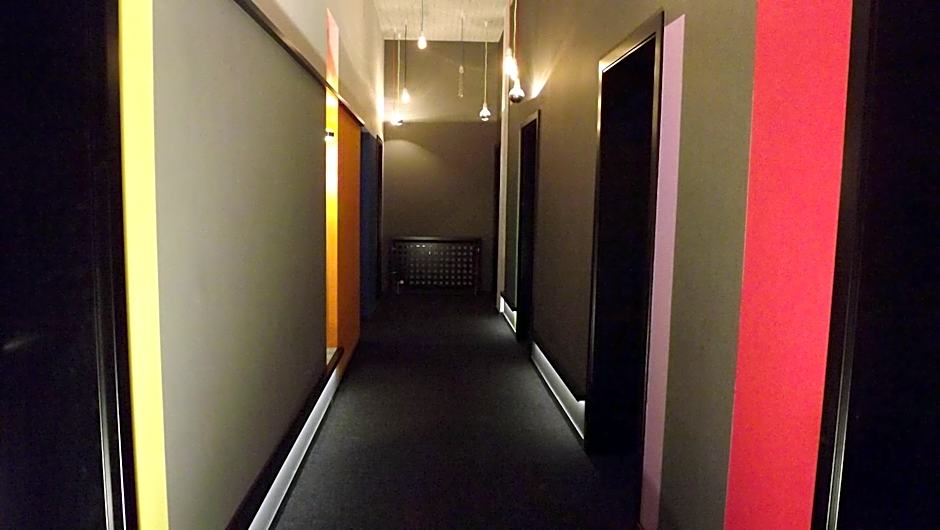 Hotel Cristall - Frankfurt City