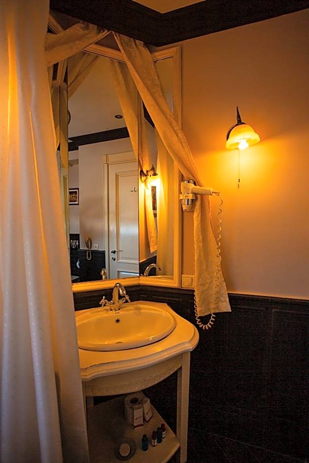 Piazza Boutique Hotel