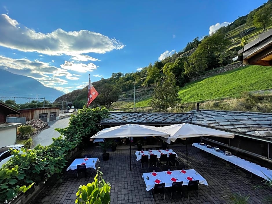 Berg - Hütte beim H O T E L Bahnhof Ausserberg