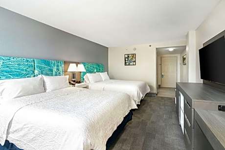 Queen Room with Two Queen Beds and City View - Non-Smoking