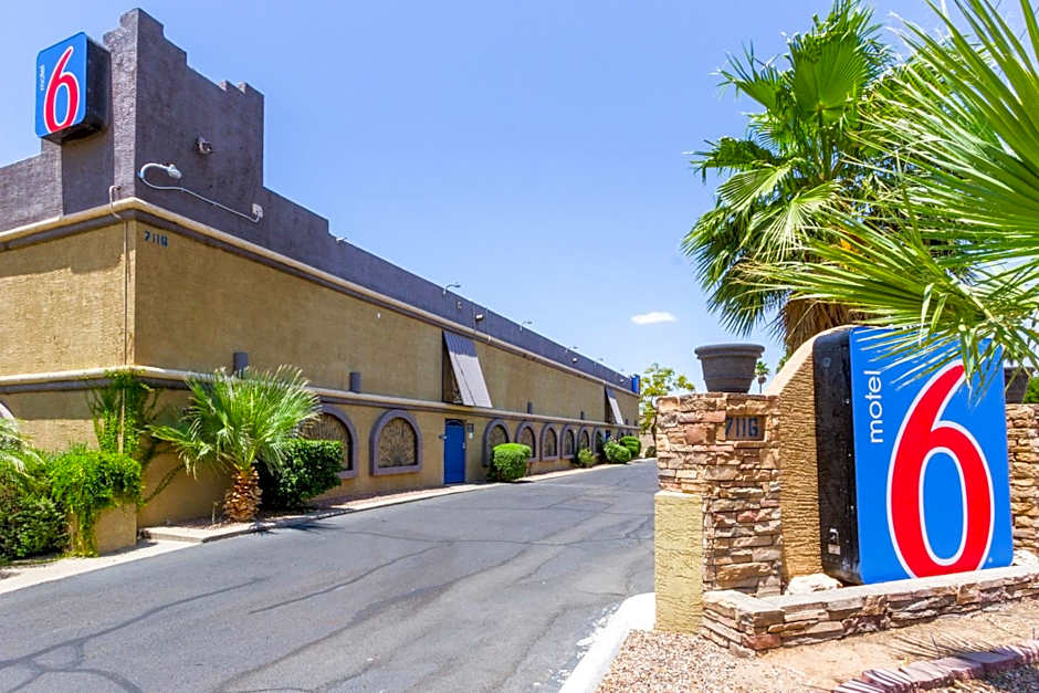 Motel 6 Glendale AZ