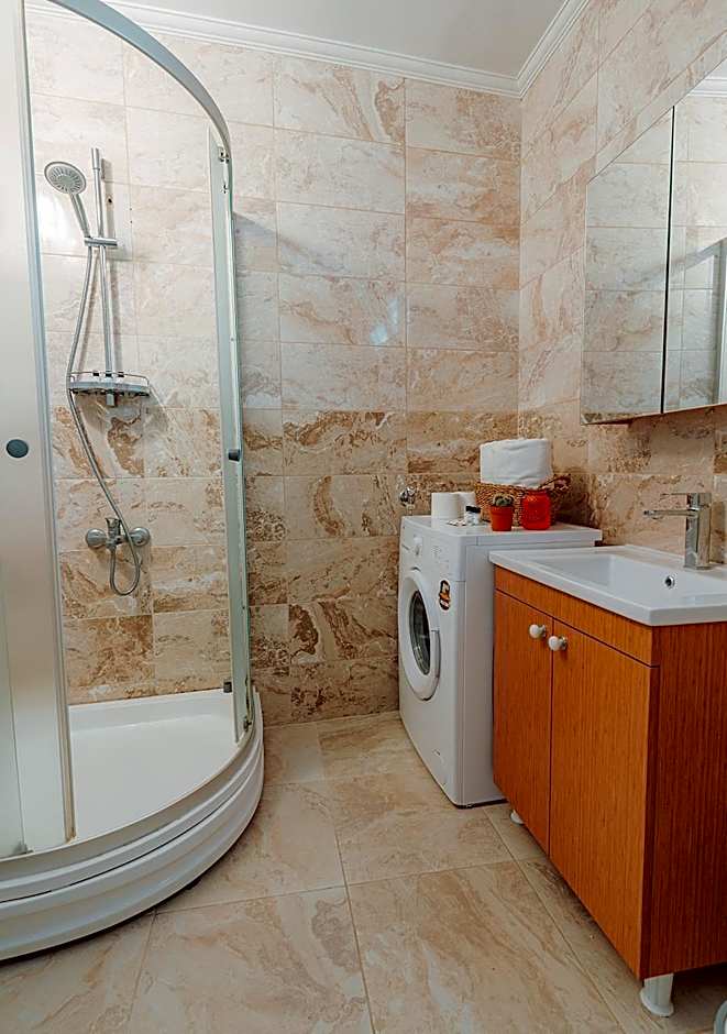 Umut Apartments