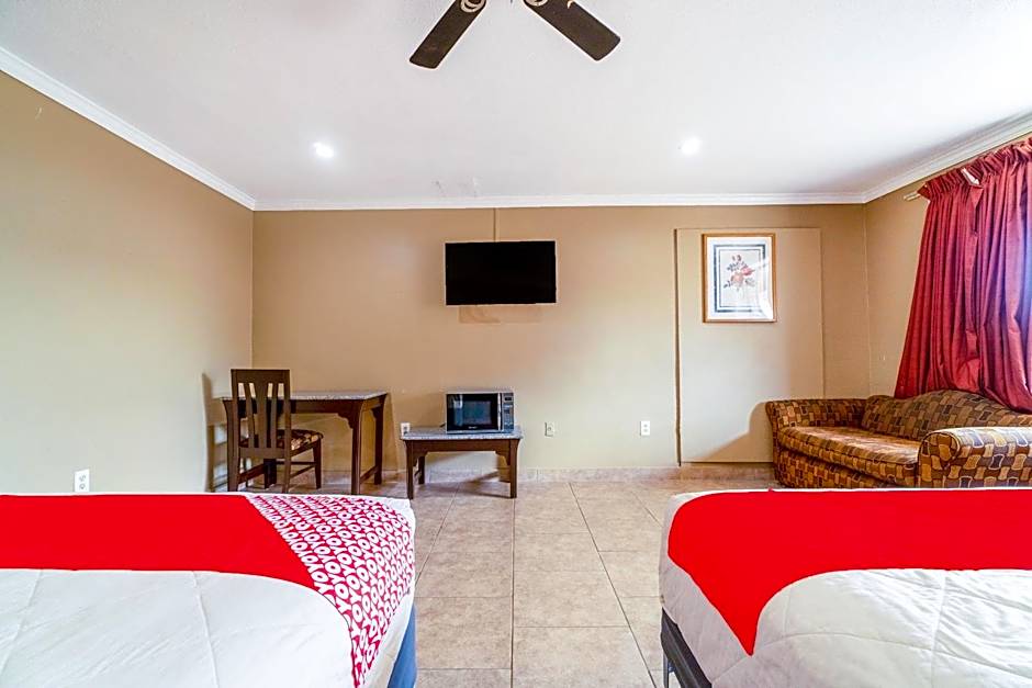 OYO Hotel Beeville -US 181