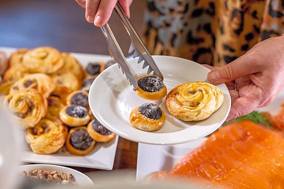 Villa Basileia Riverside