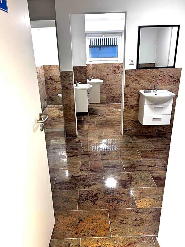 Hostel 24 Miejsca Parkingowe Noclegi Pracownicze.