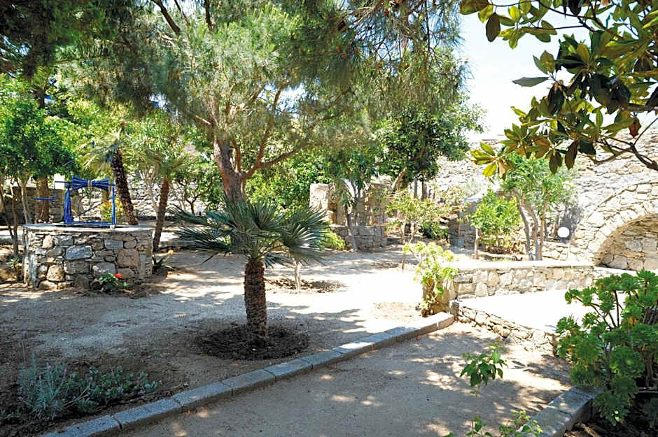 Kamari Hotel