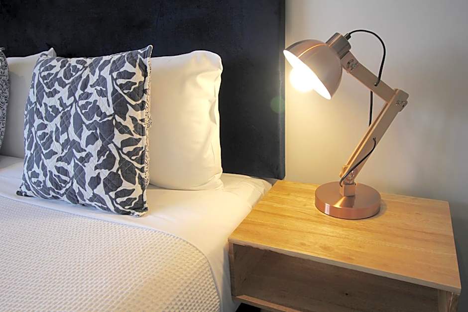 Alpine Lake Motor Lodge