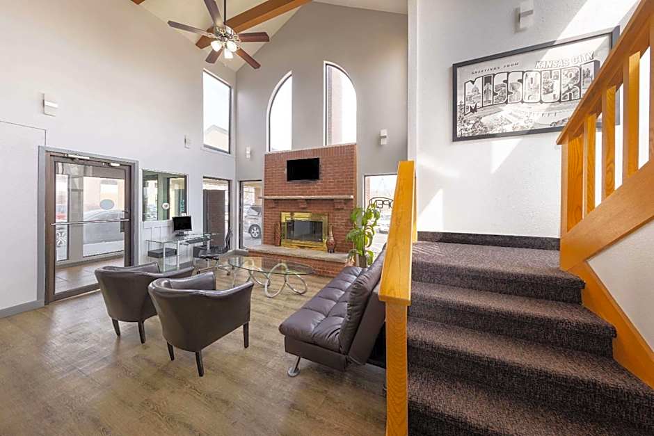 Super 8 by Wyndham Kansas City Airport North