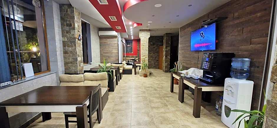 Family Hotel Favourite – Obzor, WY