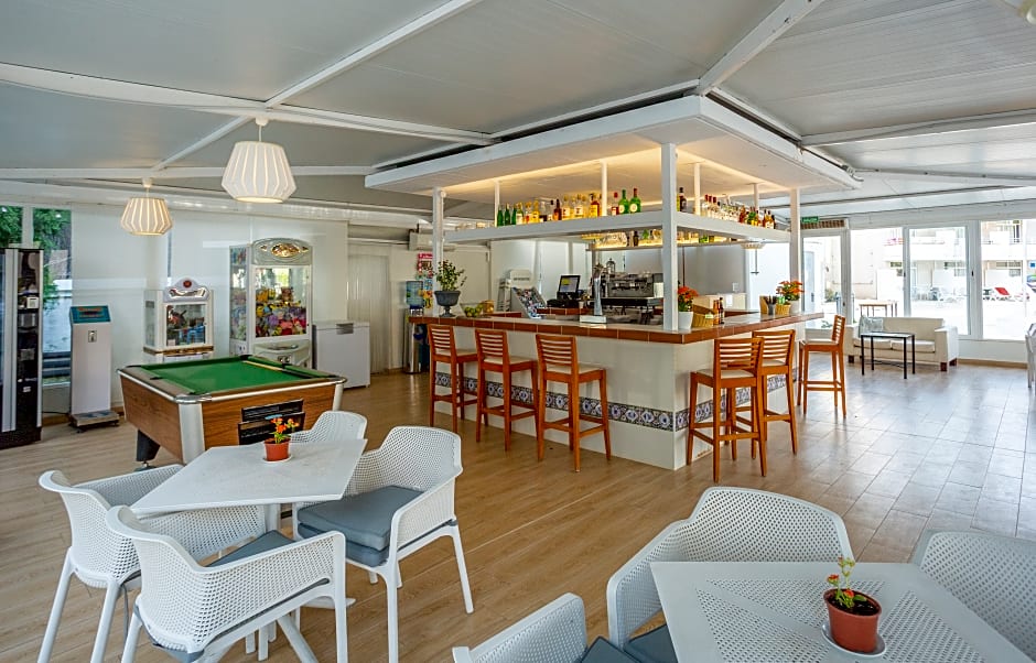 APARTAMENTOS CLUB SA COMA